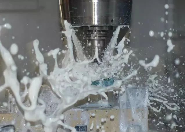 金屬加工液消泡劑應(yīng)用場景圖