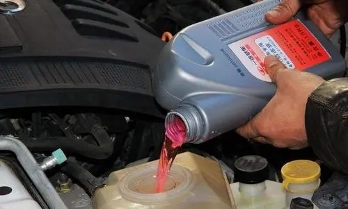 防凍冷卻液消泡劑應(yīng)用場(chǎng)景圖